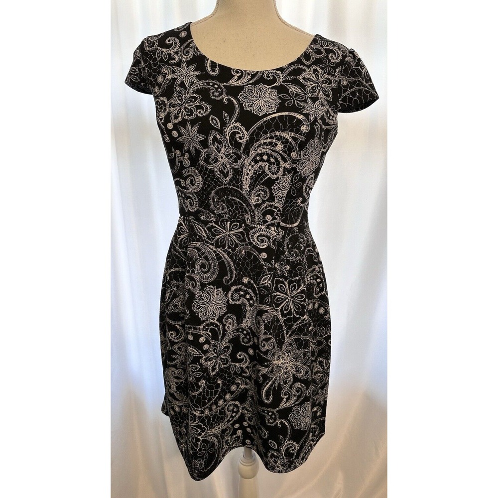 Enfocus Studio Sheath Dress Size 6 Cap Sleeve Black White Floral Stretch